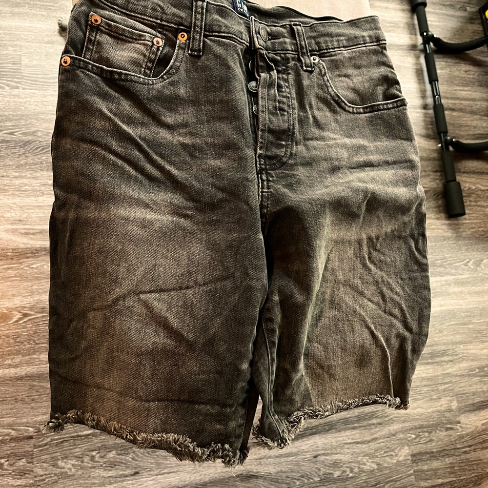 Size 4 distressed hem denim shorts